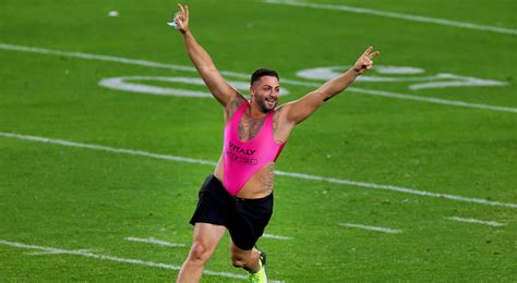 lv streaker|Here's What Super Bowl LV Streaker Did Before Jumping On Field.